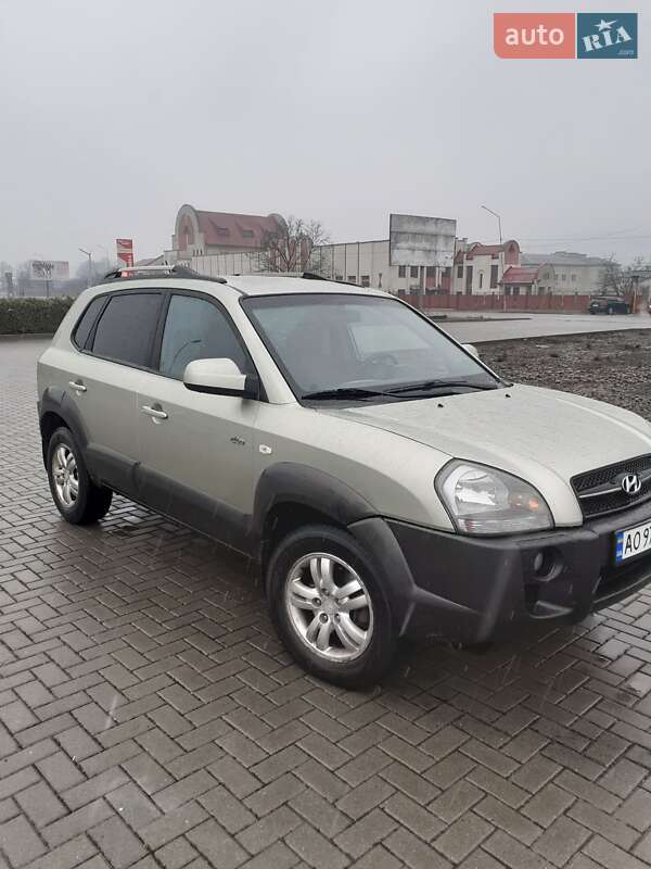 Внедорожник / Кроссовер Hyundai Tucson 2008 в 