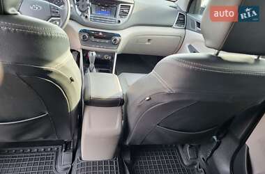 Позашляховик / Кросовер Hyundai Tucson 2016 в 