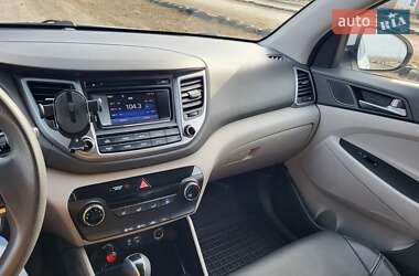 Позашляховик / Кросовер Hyundai Tucson 2016 в 