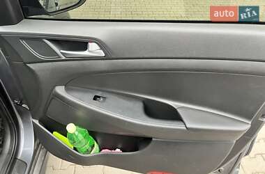 Внедорожник / Кроссовер Hyundai Tucson 2017 в 