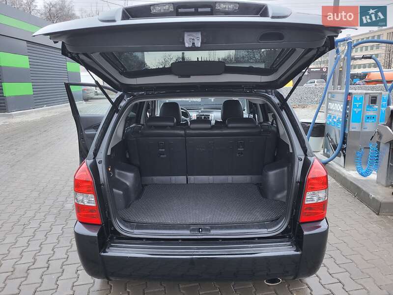 Позашляховик / Кросовер Hyundai Tucson 2009 в Житомирі