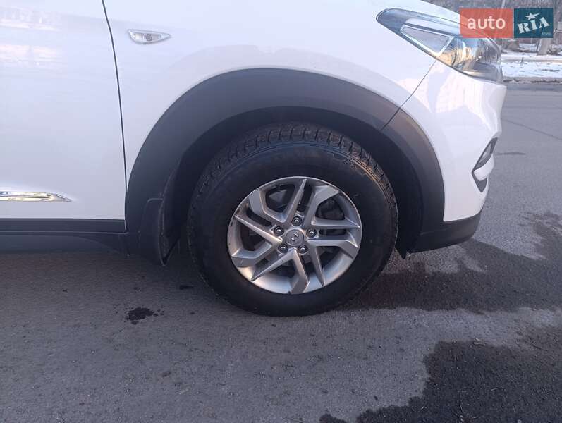Позашляховик / Кросовер Hyundai Tucson 2016 в Києві
