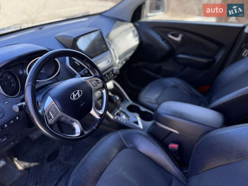 Внедорожник / Кроссовер Hyundai Tucson 2012 в Яремче