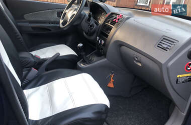 Позашляховик / Кросовер Hyundai Tucson 2004 в Східниці