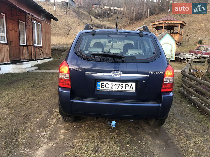 Позашляховик / Кросовер Hyundai Tucson 2004 в Східниці