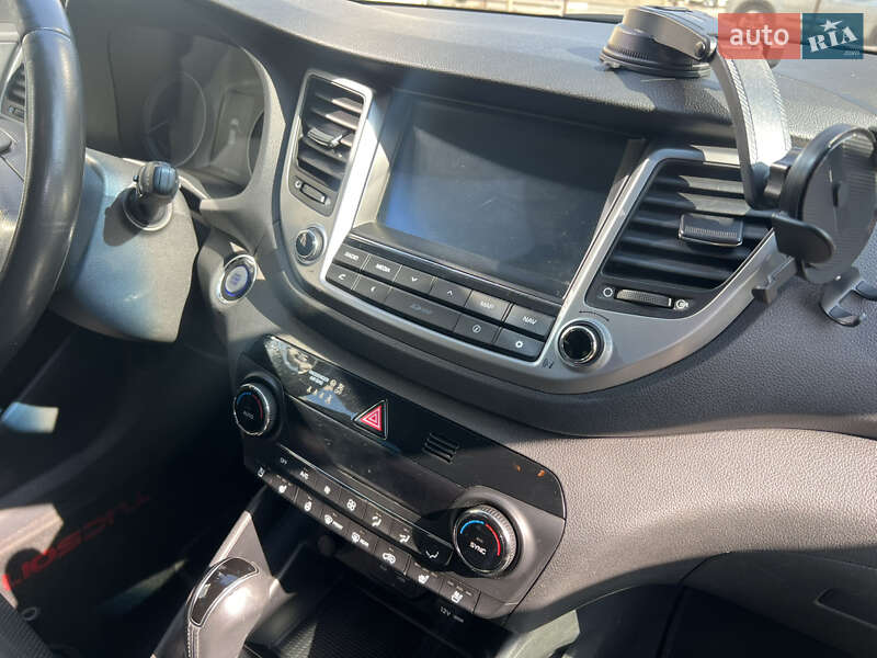 Позашляховик / Кросовер Hyundai Tucson 2017 в Києві