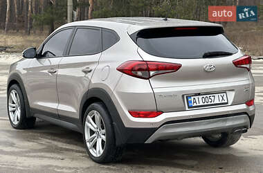 Внедорожник / Кроссовер Hyundai Tucson 2016 в 