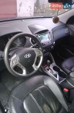 Внедорожник / Кроссовер Hyundai Tucson 2012 в 