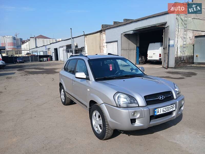 Внедорожник / Кроссовер Hyundai Tucson 2005 в 
