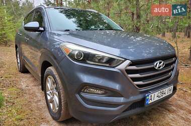 Внедорожник / Кроссовер Hyundai Tucson 2015 в 