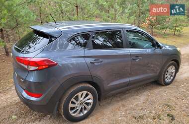 Внедорожник / Кроссовер Hyundai Tucson 2015 в 