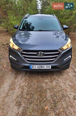 Внедорожник / Кроссовер Hyundai Tucson 2015 в 