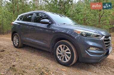 Внедорожник / Кроссовер Hyundai Tucson 2015 в 
