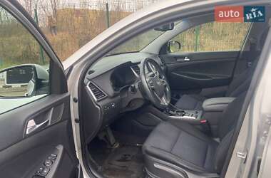 Внедорожник / Кроссовер Hyundai Tucson 2017 в 