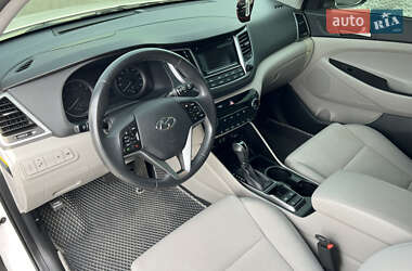 Внедорожник / Кроссовер Hyundai Tucson 2016 в 