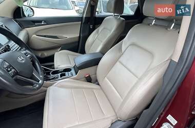Позашляховик / Кросовер Hyundai Tucson 2016 в 