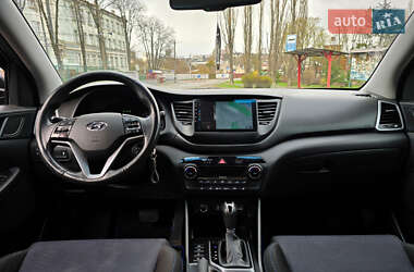 Внедорожник / Кроссовер Hyundai Tucson 2016 в 