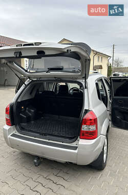 Позашляховик / Кросовер Hyundai Tucson 2006 в 