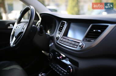 Внедорожник / Кроссовер Hyundai Tucson 2017 в 