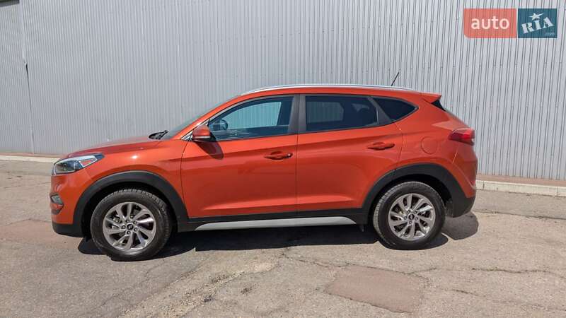 Позашляховик / Кросовер Hyundai Tucson 2016 в Харкові