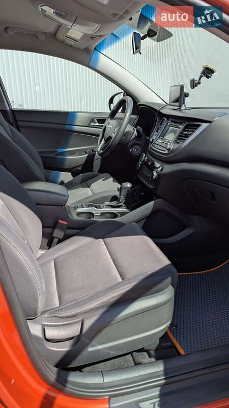 Позашляховик / Кросовер Hyundai Tucson 2016 в Харкові