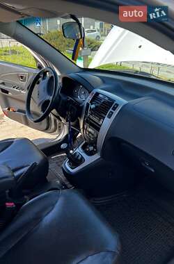 Позашляховик / Кросовер Hyundai Tucson 2006 в 