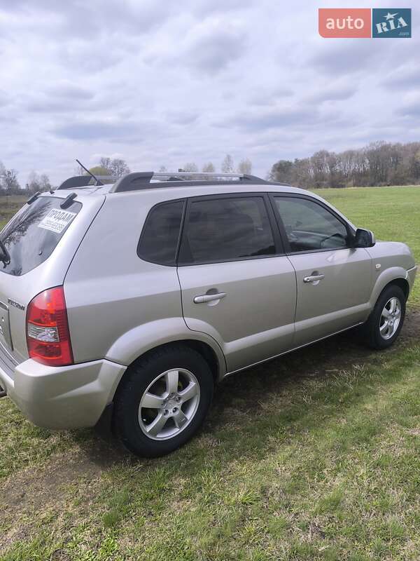 Позашляховик / Кросовер Hyundai Tucson 2006 в Лохвиці фото 10 Позашляховик / Кросовер Hyundai Tucson 2006 в Лохвиці