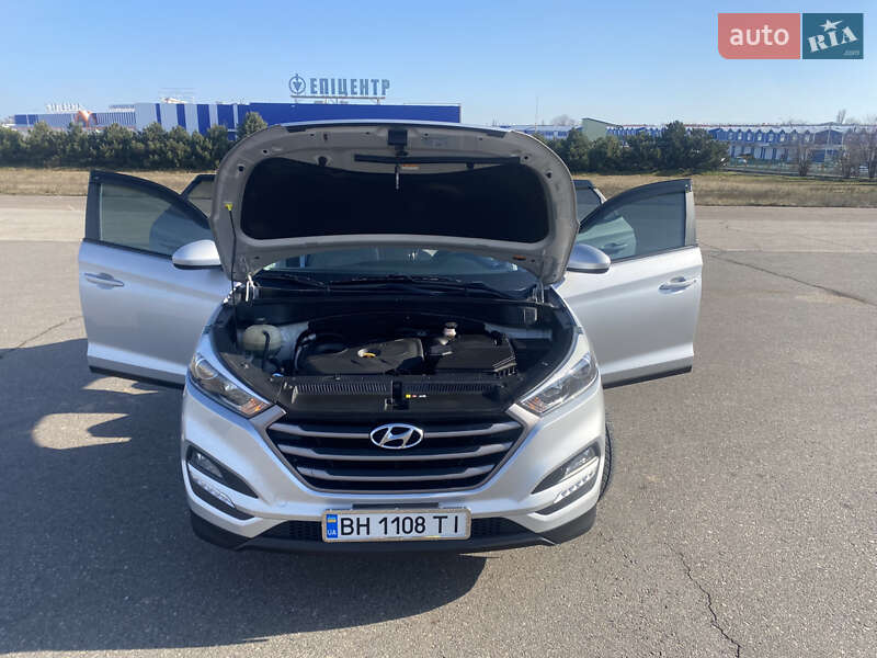 Позашляховик / Кросовер Hyundai Tucson 2016 в Одесі