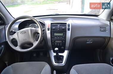 Внедорожник / Кроссовер Hyundai Tucson 2006 в 