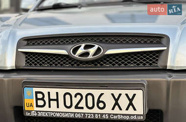 Внедорожник / Кроссовер Hyundai Tucson 2009 в 