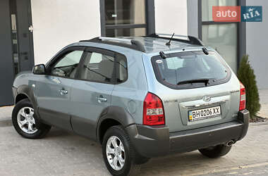 Внедорожник / Кроссовер Hyundai Tucson 2009 в 
