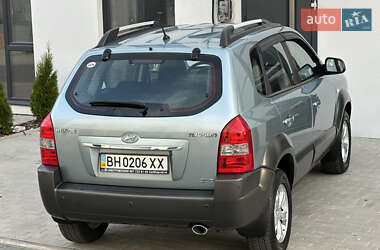Внедорожник / Кроссовер Hyundai Tucson 2009 в 