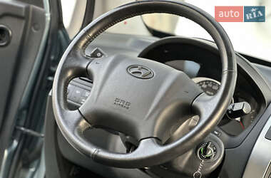 Внедорожник / Кроссовер Hyundai Tucson 2009 в 