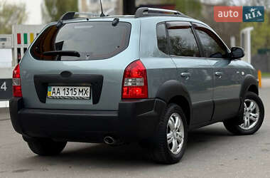 Внедорожник / Кроссовер Hyundai Tucson 2006 в 