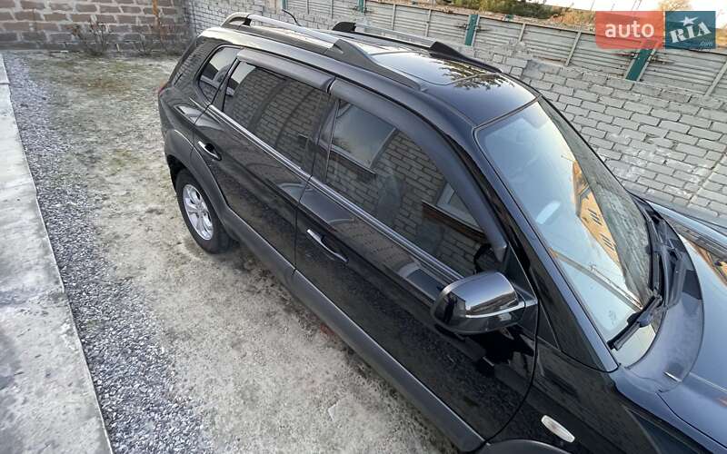 Позашляховик / Кросовер Hyundai Tucson 2009 в Харкові