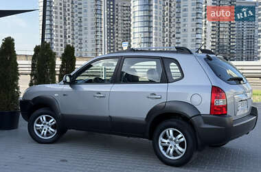 Внедорожник / Кроссовер Hyundai Tucson 2007 в 