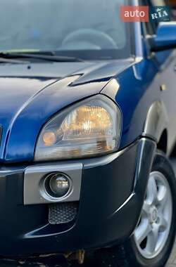 Внедорожник / Кроссовер Hyundai Tucson 2005 в 