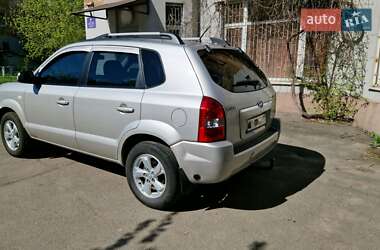 Внедорожник / Кроссовер Hyundai Tucson 2007 в 