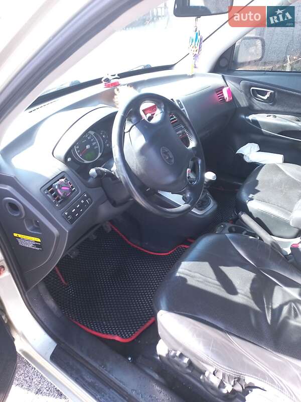 Позашляховик / Кросовер Hyundai Tucson 2007 в Озерному