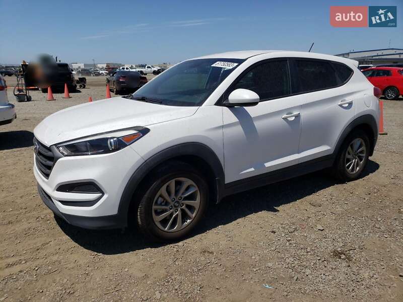 Позашляховик / Кросовер Hyundai Tucson 2016 в 