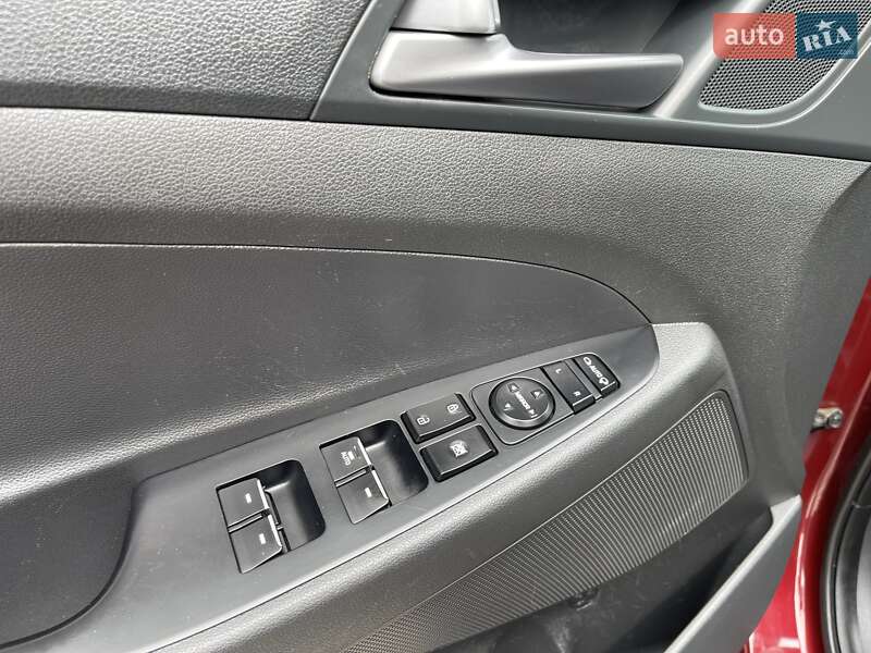 Позашляховик / Кросовер Hyundai Tucson 2016 в Миколаєві
