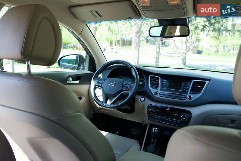 Внедорожник / Кроссовер Hyundai Tucson 2017 в Черновцах