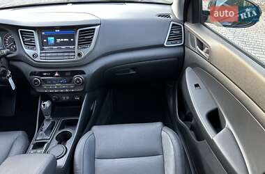 Позашляховик / Кросовер Hyundai Tucson 2016 в 