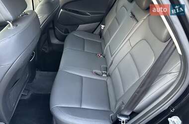 Позашляховик / Кросовер Hyundai Tucson 2016 в 