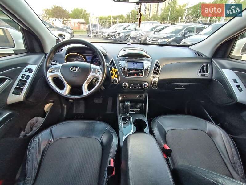 Внедорожник / Кроссовер Hyundai Tucson 2010 в Харькове