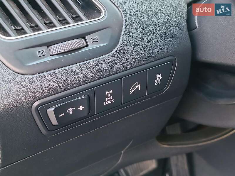 Внедорожник / Кроссовер Hyundai Tucson 2010 в Харькове