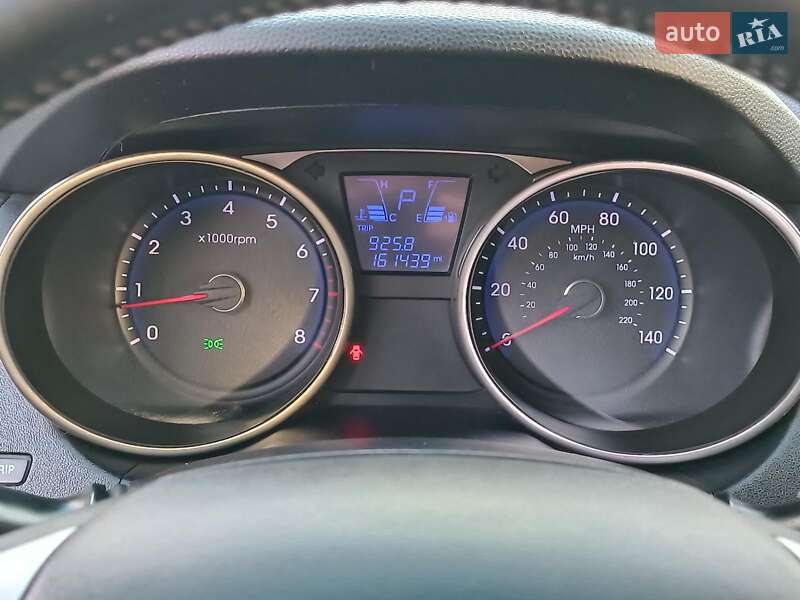 Внедорожник / Кроссовер Hyundai Tucson 2010 в Харькове