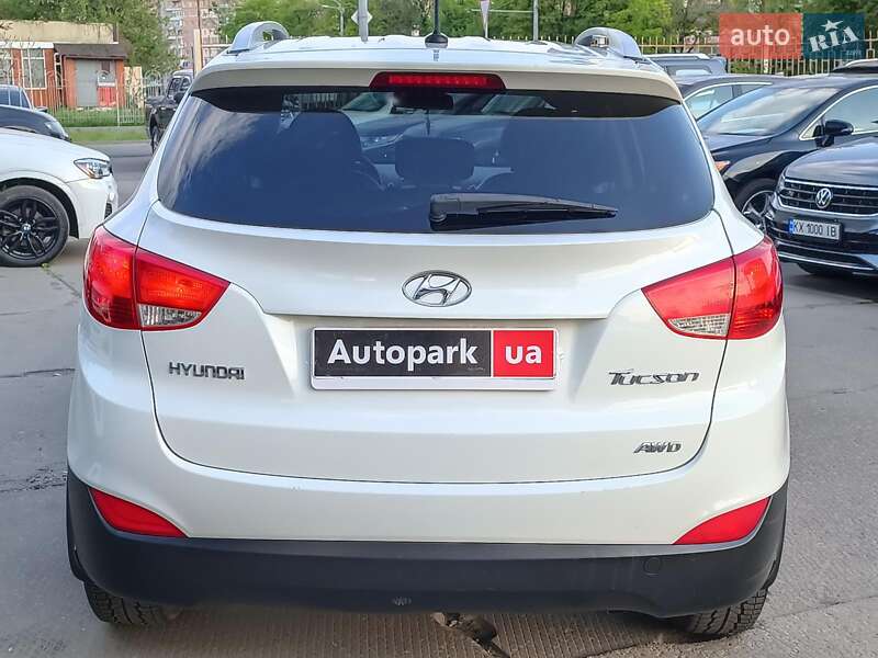 Внедорожник / Кроссовер Hyundai Tucson 2010 в Харькове
