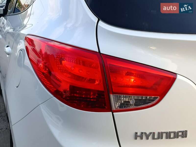 Внедорожник / Кроссовер Hyundai Tucson 2010 в Харькове