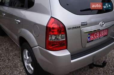 Внедорожник / Кроссовер Hyundai Tucson 2009 в 